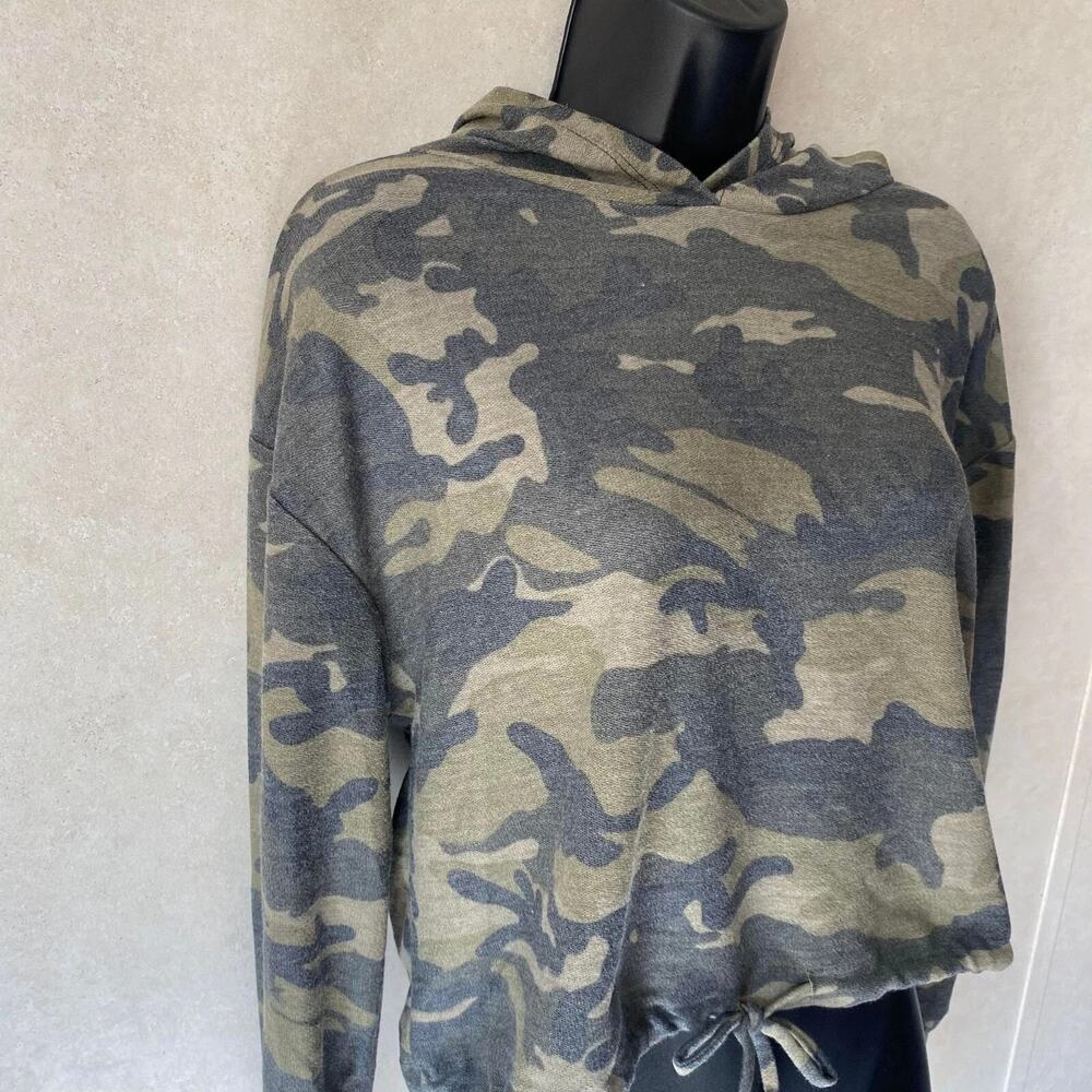BLVD U.S.A. Women's Green Camouflage Pullover Long Sleeve Soft Crop Hoodie LARGE - Picture 2 of 7